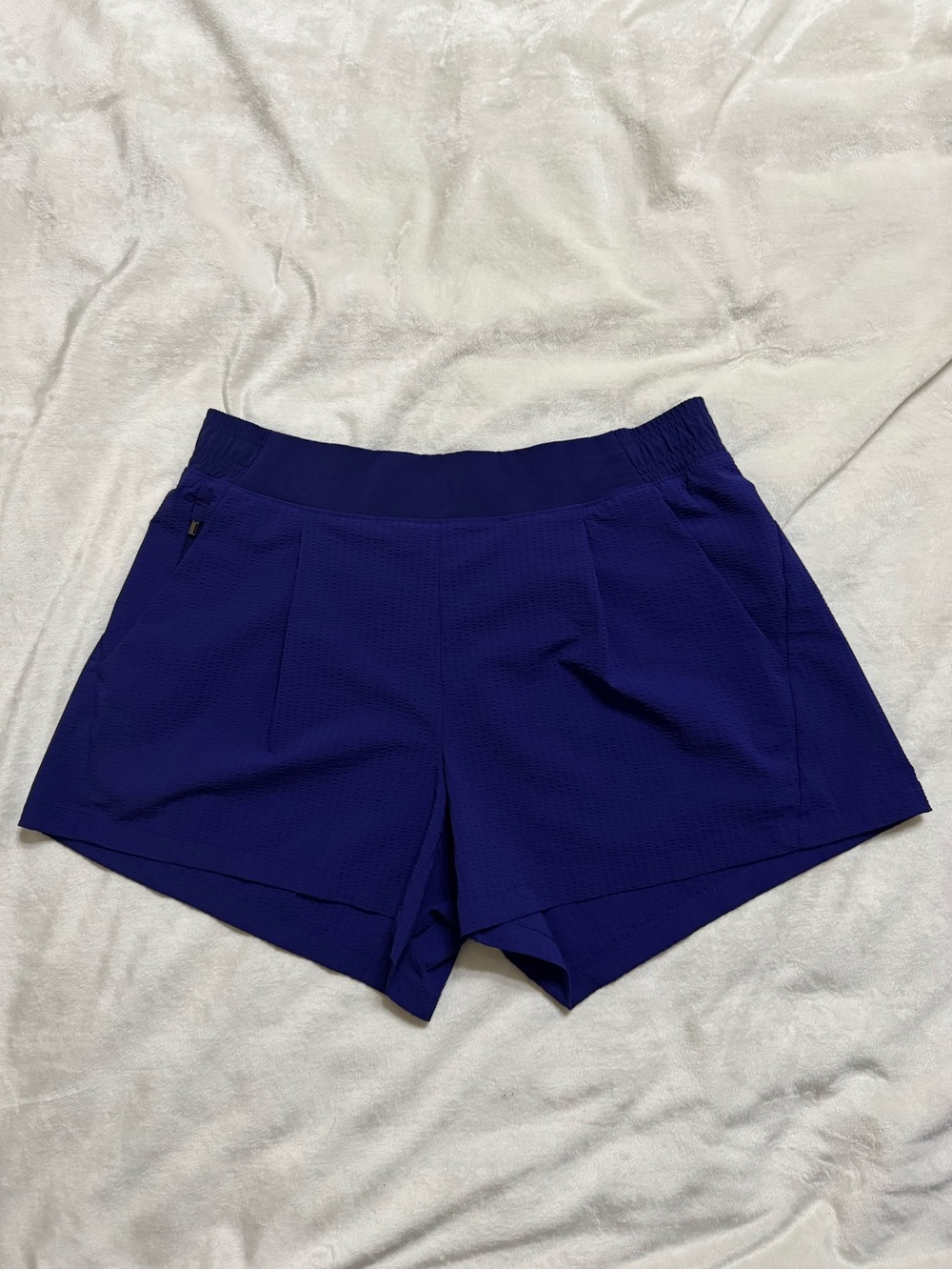 EUC Athleta Textured Brooklyn Shorts!